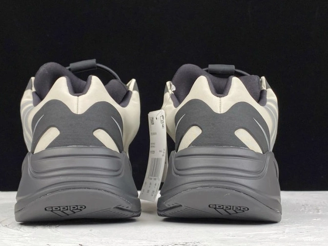 FY3729 Yeezy 700 Adidas MNVN Bone Boost 0718